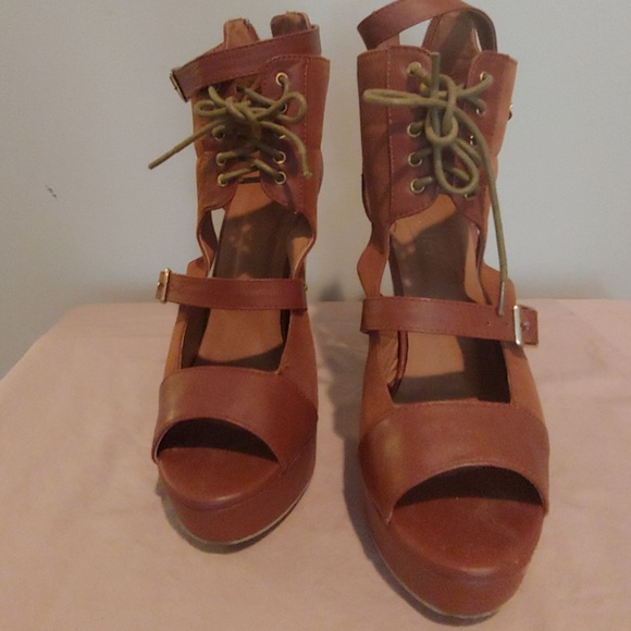 Shoes - Picture 2 of 5